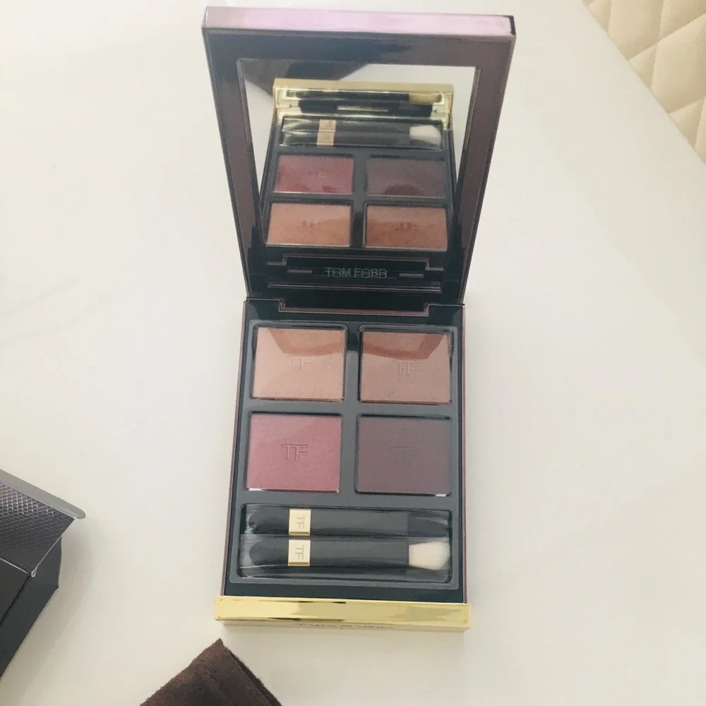 TOM FORD EYESHADOW QUAD 04 HONEYMOON LUXURY DESIGNER PEACH SAND PLUM PURPLE BNIB